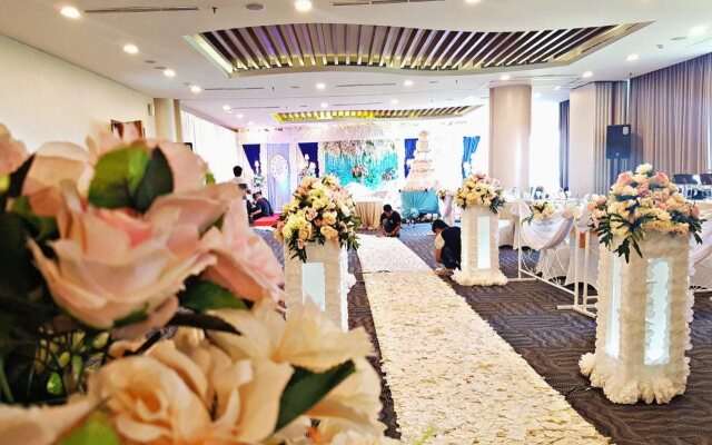 Ozone Hotel Pantai Indah Kapuk
