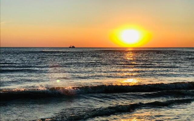 Canal House - Homestay