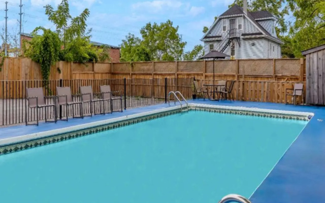 Motel 6 Niagara Falls, ON – Near the Falls