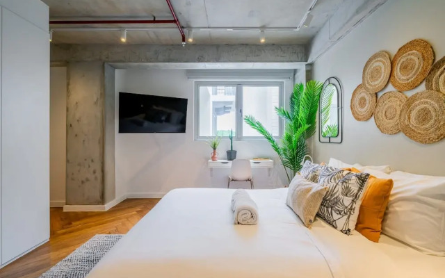 Spacious 2BR in Plaza Herrera