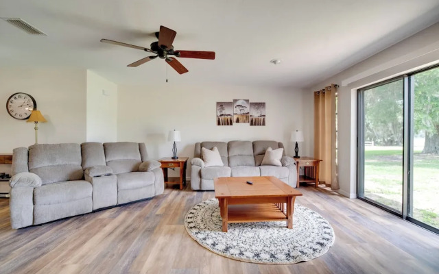 Walk to Lake: Geataway w/ Yard in Inverness