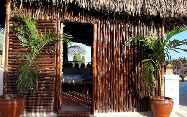 Tulia House - Hostel