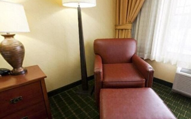 The Q Hotel And Suites