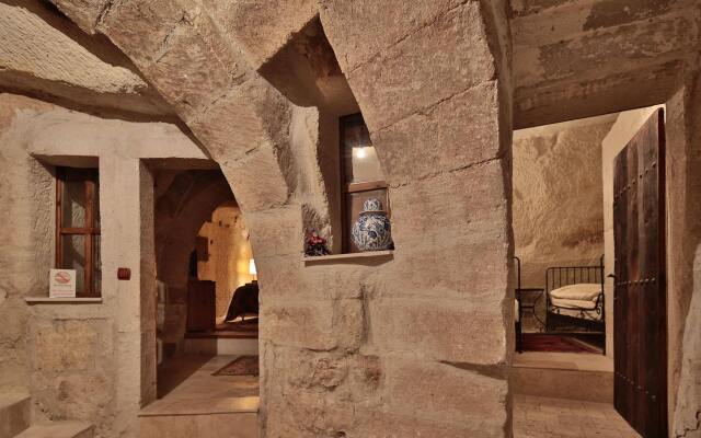 Chelebi Cave House