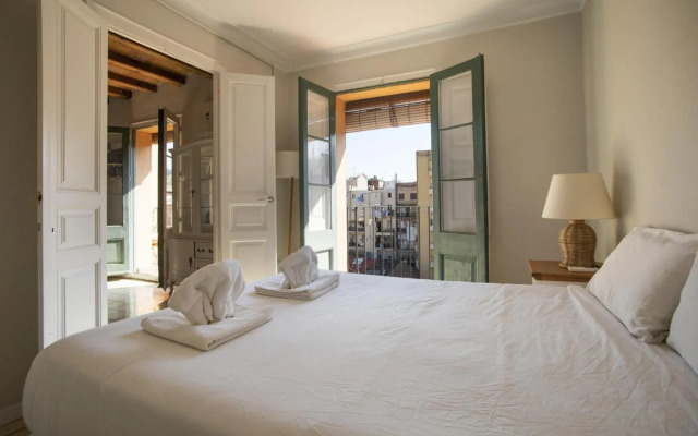 41CB193- Charming rustic apartment