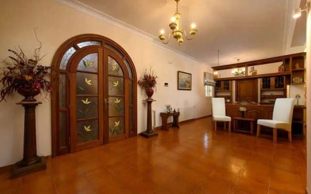 Grand Villa Roubana