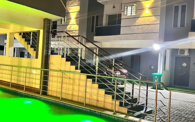 Luxury Shortlet Apartment LBS, AJAH