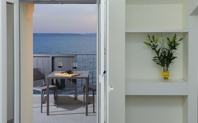 Seaside Luxury Suites