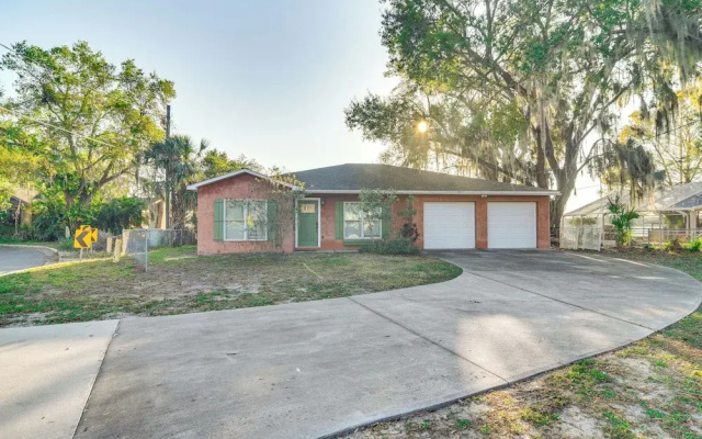 Serene Lake Views: Winter Haven Home