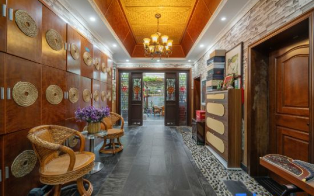 Wuzhen Jinye House