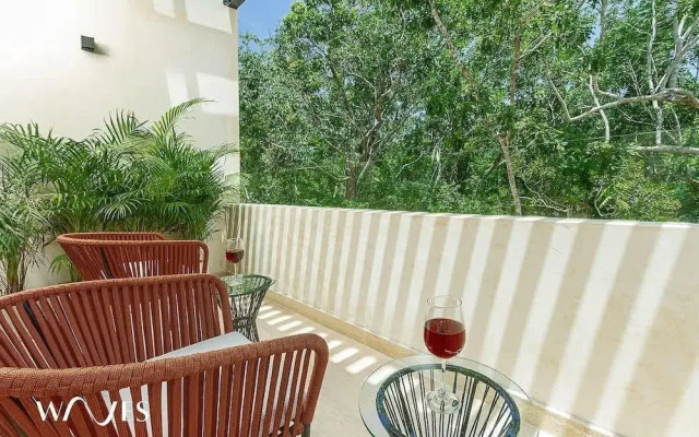 2 Br. Roof W/infinity Pool + Jacuzzi Spacious