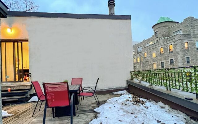 Chic Townhome with Garage Dt MTL