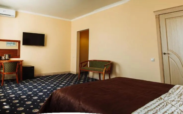 Otel'no-restorannyj kompleks Zlatogor