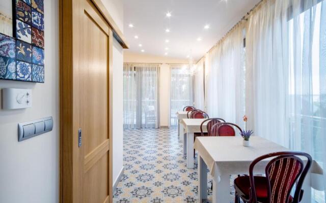 Kiss-Henézi Guest House