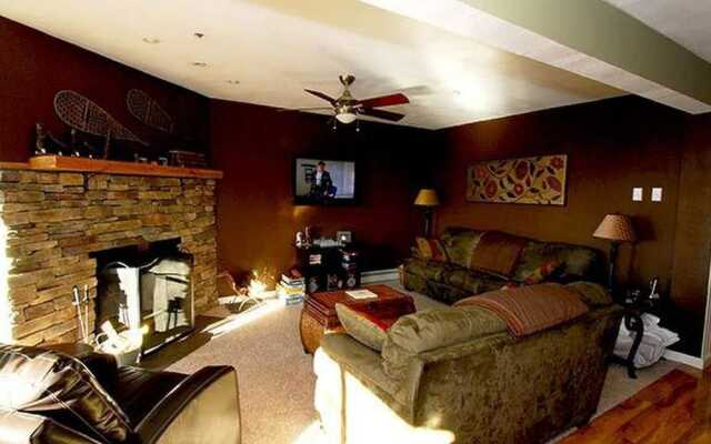 3 Br: Summit 205 C
