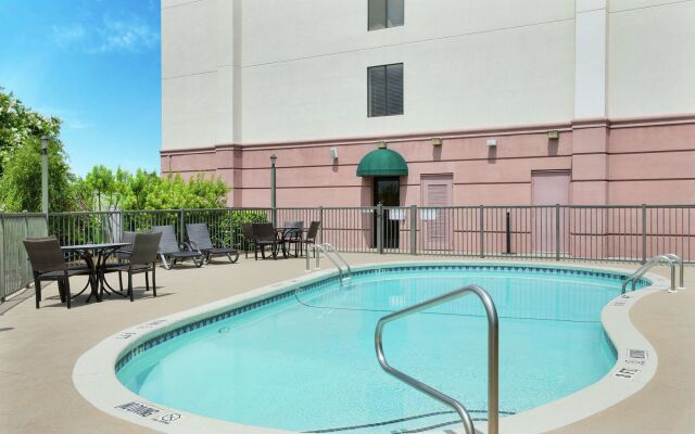 Hampton Inn Columbus-North