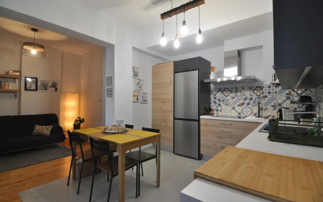 Zennova 82  City Center Apt