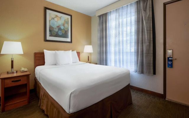 Days Inn By Wyndham Encinitas Moonlight Beach