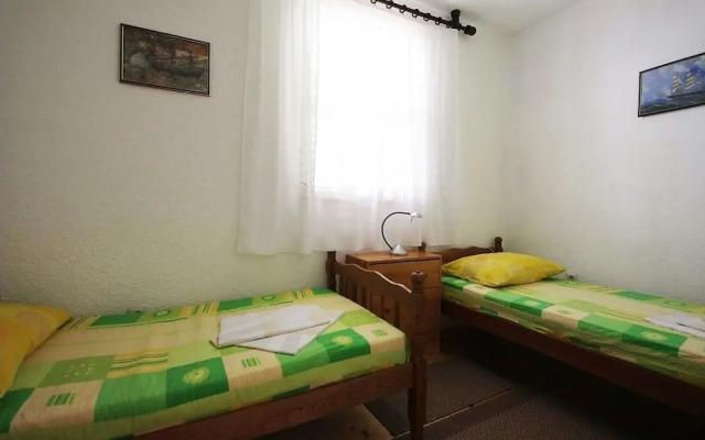 Šera - 50 m From Beach - A2