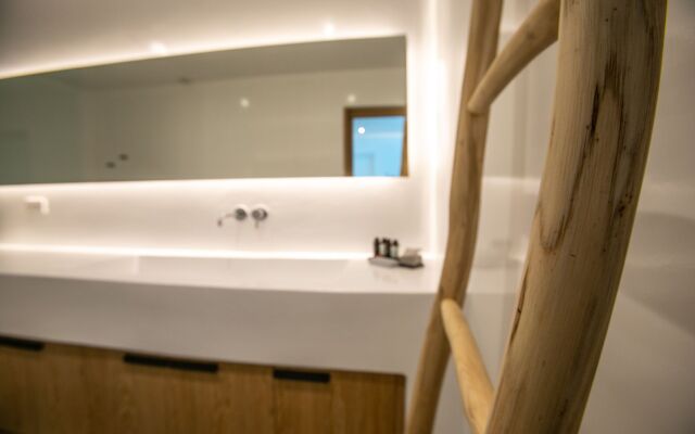 Melidonia Suites