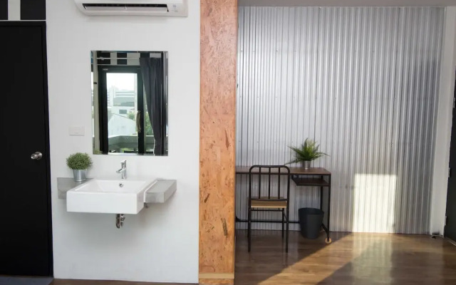 J & P Guest House