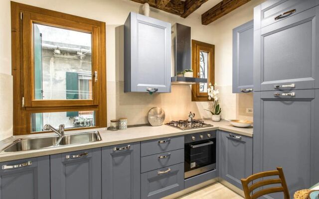 Cà Rezzonico Apartment R&R