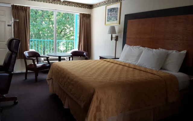Ozarka Lodge