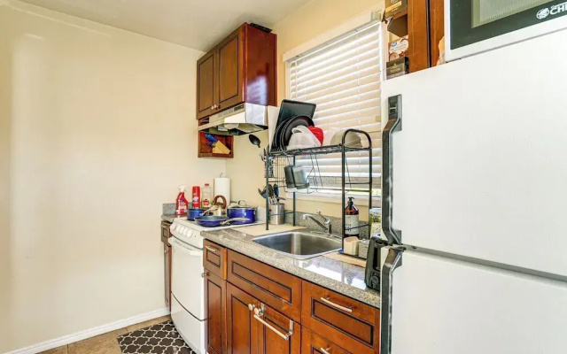 Pet-friendly Condo < 2 Mi to Alameda Beach!