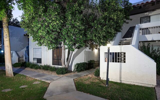 Royal Palm Condo 2 BR by Casago