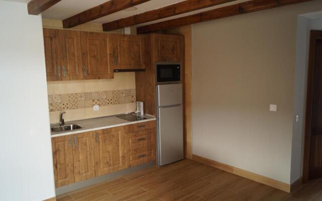 Puente viejo de Buitrago casa roble