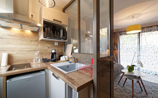 Appartements Pied à Terre, haut standing avec cuisine équipée et terrasse / Groupe HRM