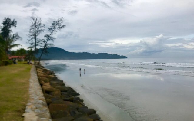 Sunset Seaview Beach Villas & Spa Suites at Nexus Karambunai