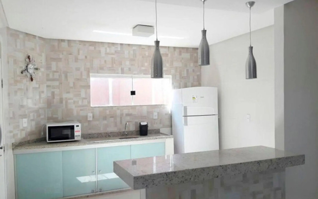 Casa Paraná com 8 quartos acomoda até 40 pessoas