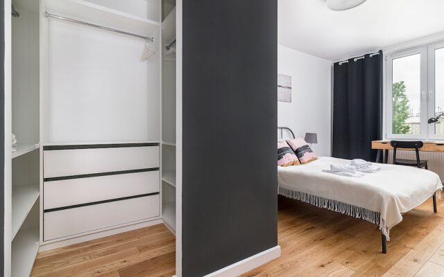 Metro Centrum Light Apartment