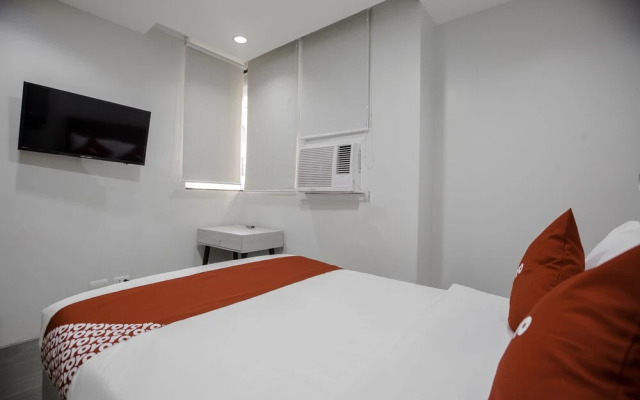 OYO 726 Sanchez Hotel