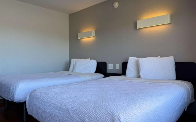 Staybridge Suites Davenport by IHG
