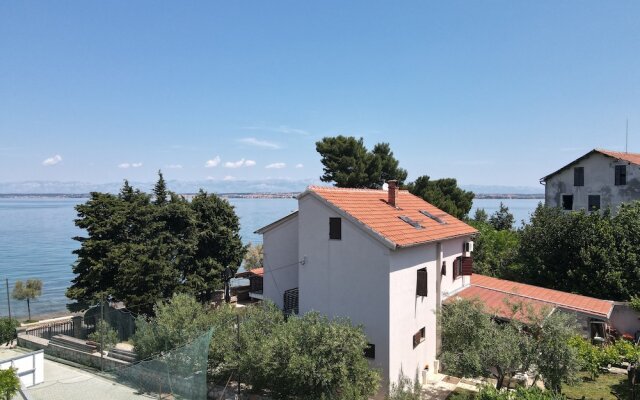 Beachfront Studio-apartment Spazzio