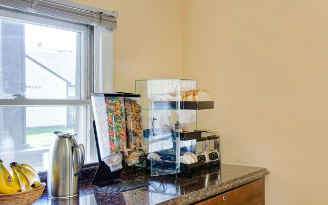 Econo Lodge Sharon - Foxborough