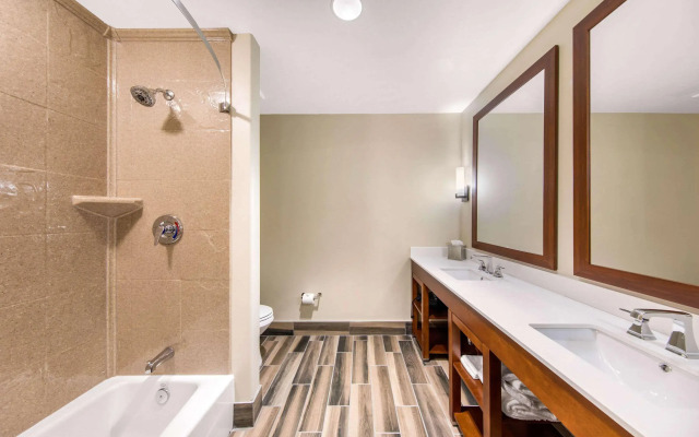 Comfort Suites