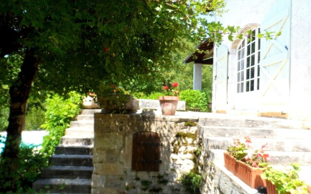 House With 2 Bedrooms in Bruniquel, With Private Pool, Furnished Garde
