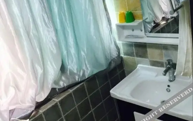 Juzi Xingzuo Theme Hotel(桔子星座主题酒店（亳州火车站店）)