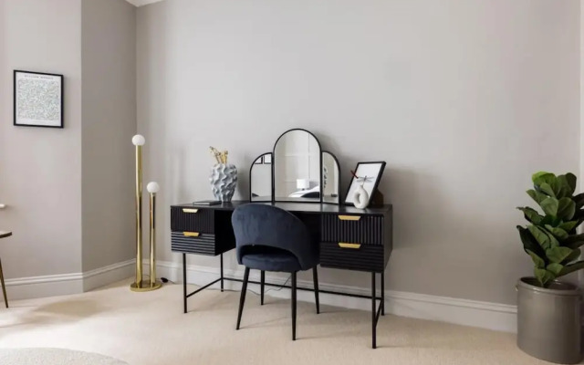 The Kensington Wonder - Stunning 2bdr Flat With Patios