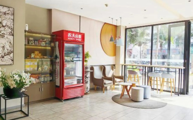 Homeinn(Sanya Bay Youth Ode   Plaza)