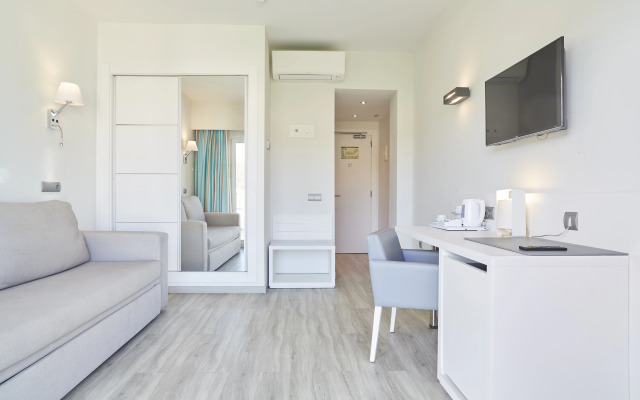 Invisa Hotel Es Pla - Adults Only