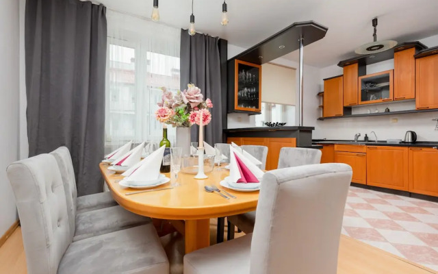Apartment Near the Airport by Renters