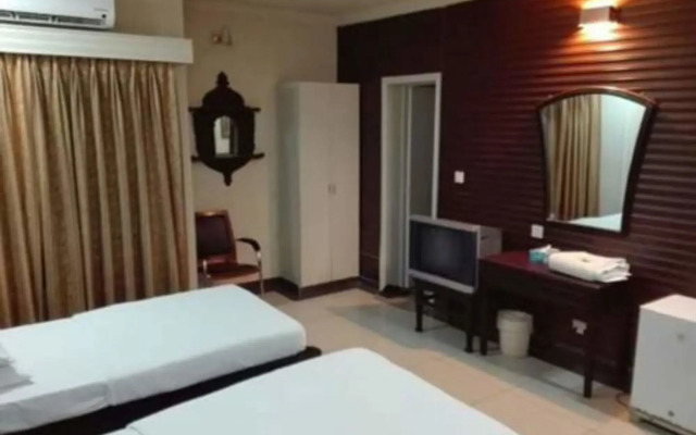 The Nishat Hotel Gulberg