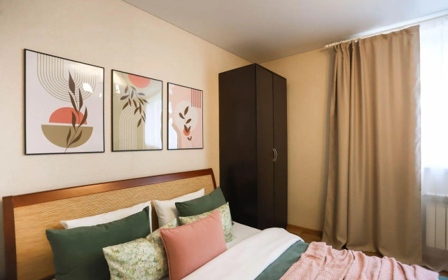 Пять звезд на Ленина 48