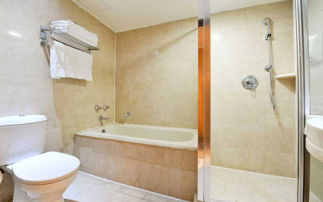Carlton Hotel-Chung Hwa