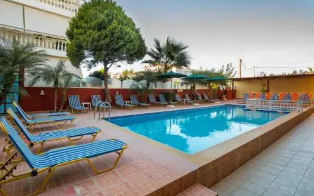 Denphill Apartments & Hotel