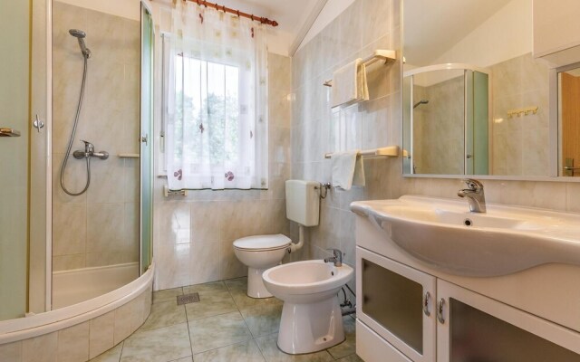 Stunning Home in Liznjan With Wifi and 3 Bedrooms
